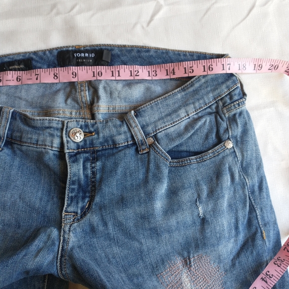 Torrid Women's Premium Boyfriend Jeans  size  12 - Picture 6 of 10